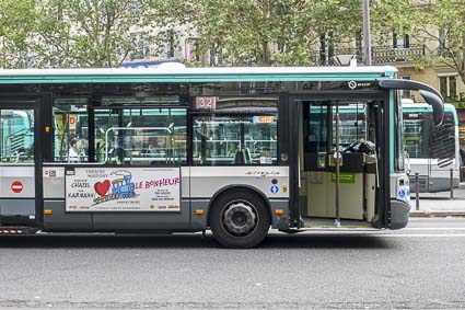 Paris bus photo